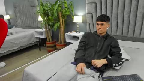 Roan Birkin online show from 02/09/25, 10:21