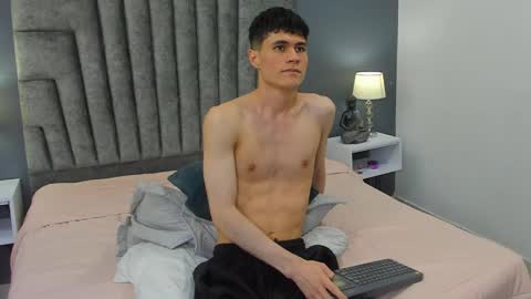 Roan Birkin online show from 02/13/25, 01:29