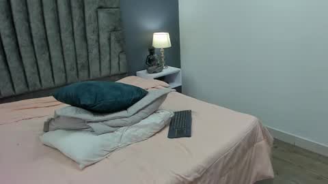 Roan Birkin online show from 02/14/25, 11:42