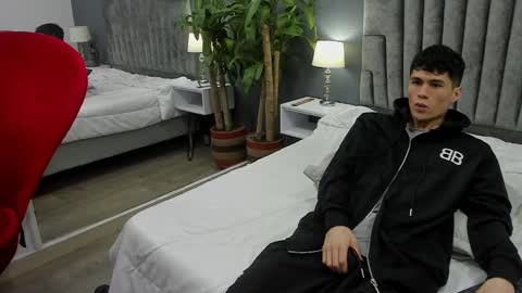 Roan Birkin online show from 02/17/25, 01:47