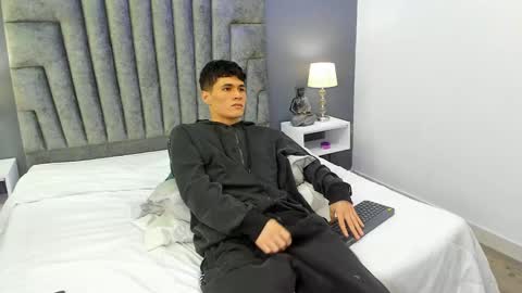 Roan Birkin online show from 02/20/25, 02:18