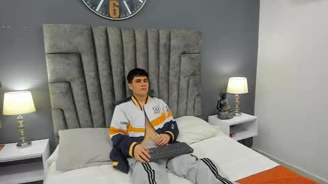 Roan Birkin online show from 02/24/25, 07:41