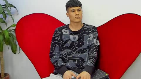 Roan Birkin online show from 03/09/25, 07:26