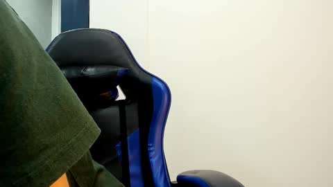 Roan Birkin online show from 10/28/25, 08:44