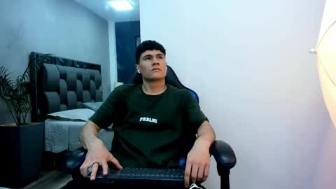 Roan Birkin online show from 11/14/25, 07:23