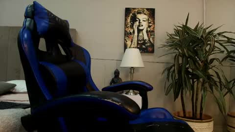 Roan Birkin online show from 05/28/26, 07:11