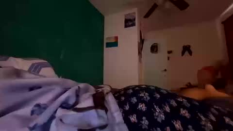 Snapshot of roarmance1 chatting on 10/15/25, 05:57 roarmance1 online show from 10/15/25, 05:57