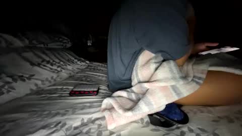 Snapshot of roarmance1 chatting on 11/24/25, 03:17 roarmance1 online show from 11/24/25, 03:17