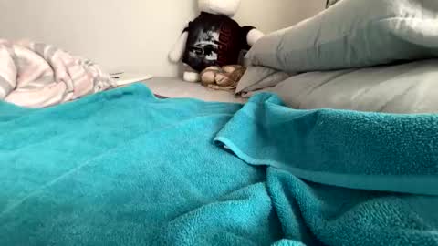 roarmance1 online show from 12/22/25, 06:38