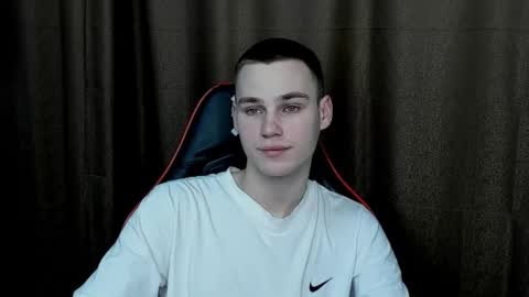 robert10211 online show from 01/08/25, 06:09