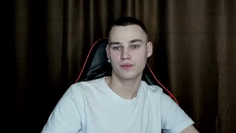 robert10211 online show from 02/18/25, 06:37