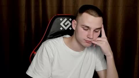 robert10211 online show from 02/19/25, 05:27