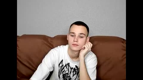 robert10211 online show from 11/03/25, 11:33