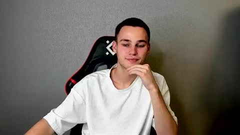 robert10211 online show from 11/18/25, 11:59