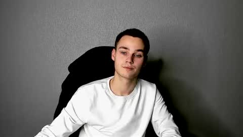 robert10211 online show from 11/24/25, 10:59