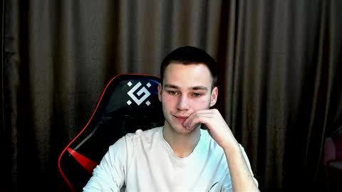 robert10211 online show from 12/23/25, 02:31