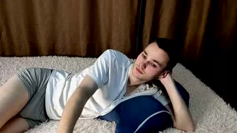 robert10211 online show from 02/24/26, 05:38