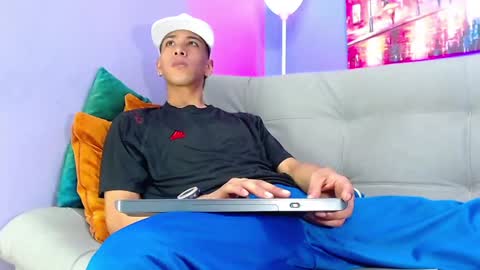 Snapshot of robert_kingg chatting on 02/06/25, 06:51 robert_kingg online show from 02/06/25, 06:51