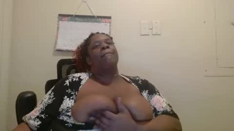 Snapshot of robertswhitney52 chatting on 12/19/25, 06:42 robertswhitney52 online show from 12/19/25, 06:42