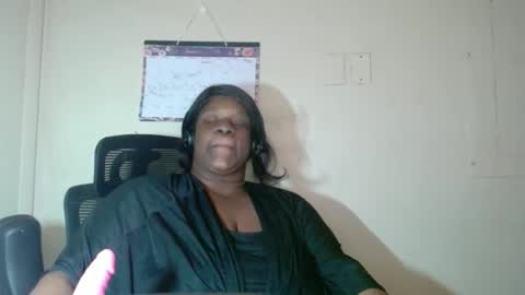 Snapshot of robertswhitney52 chatting on 01/12/26, 07:35 robertswhitney52 online show from 01/12/26, 07:35