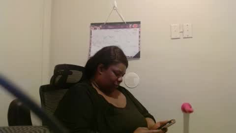 Snapshot of robertswhitney52 chatting on 01/12/26, 08:03 robertswhitney52 online show from 01/12/26, 08:03