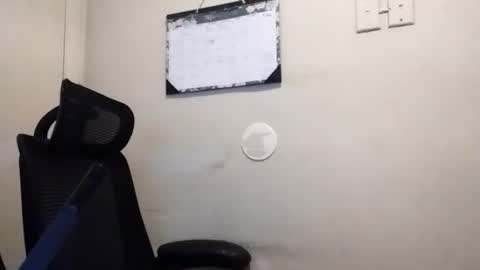 Snapshot of robertswhitney52 chatting on 03/03/26, 02:07 robertswhitney52 online show from 03/03/26, 02:07