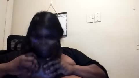 robertswhitney52 online show from 04/01/26, 06:36