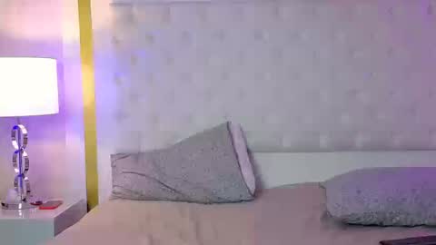 robin D online show from 09/11/25, 01:44