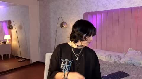 robin D online show from 09/19/25, 01:45