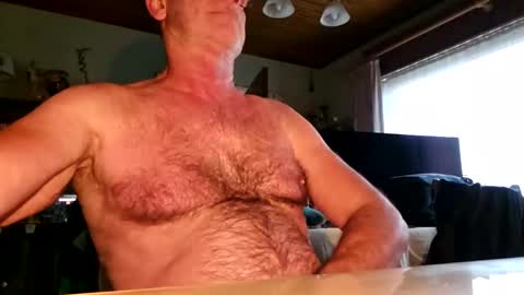 Snapshot of robke1966 chatting on 12/11/24, 10:47 robke1966 online show from 12/11/24, 10:47