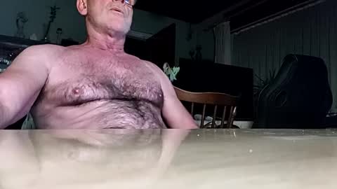 Snapshot of robke1966 chatting on 02/13/25, 05:37 robke1966 online show from 02/13/25, 05:37