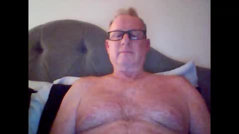 robo0000 online show from 11/06/25, 07:31