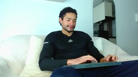 roby_millerr online show from 10/10/25, 02:16