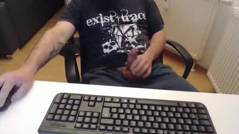 Snapshot of robzombi chatting on 11/20/25, 04:07 Rockbart online show from 11/20/25, 04:07