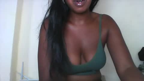 rochellinah online show from 03/28/26, 02:05