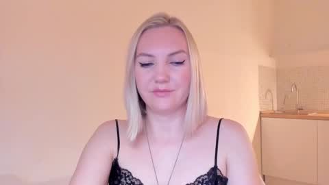 Snapshot of rock__baby chatting on 12/22/24, 06:37 rock__baby online show from 12/22/24, 06:37