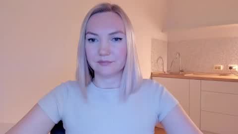 Snapshot of rock__baby chatting on 02/19/25, 02:01 rock__baby online show from 02/19/25, 02:01