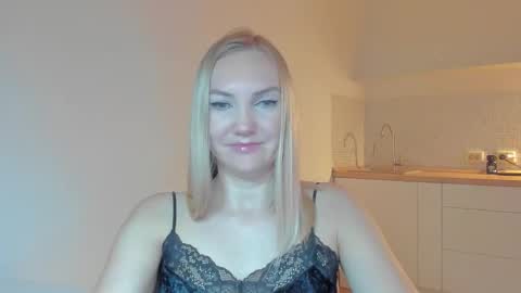 Snapshot of rock__baby chatting on 10/25/25, 10:59 rock__baby online show from 10/25/25, 10:59