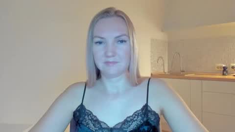 Snapshot of rock__baby chatting on 11/08/25, 10:41 rock__baby online show from 11/08/25, 10:41