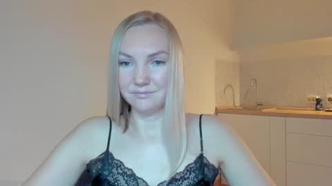 Snapshot of rock__baby chatting on 11/19/25, 04:56 rock__baby online show from 11/19/25, 04:56