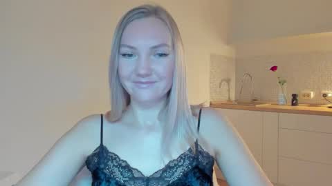 Snapshot of rock__baby chatting on 11/22/25, 04:33 rock__baby online show from 11/22/25, 04:33