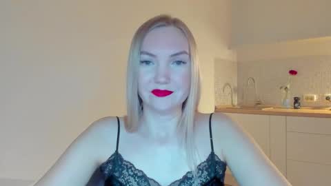 Snapshot of rock__baby chatting on 11/27/25, 10:23 rock__baby online show from 11/27/25, 10:23