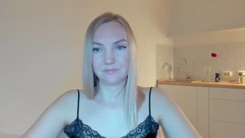 Snapshot of rock__baby chatting on 11/29/25, 09:40 rock__baby online show from 11/29/25, 09:40