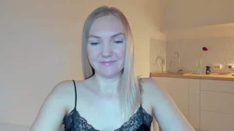 Snapshot of rock__baby chatting on 11/30/25, 09:52 rock__baby online show from 11/30/25, 09:52