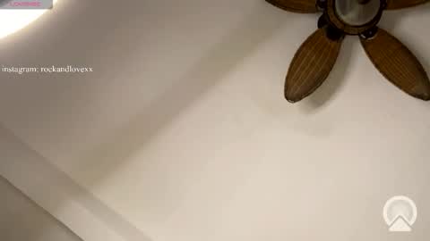 Samantha Estephania  online show from 11/24/25, 12:21