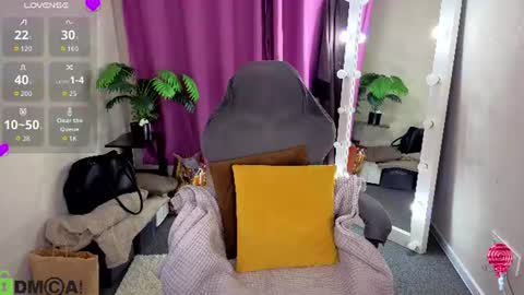 Snapshot of rockett_bunny chatting on 07/19/26, 12:58 Rockett online show from 07/19/26, 12:58