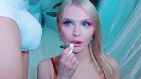 Lina and Den online show from 04/11/26, 07:45