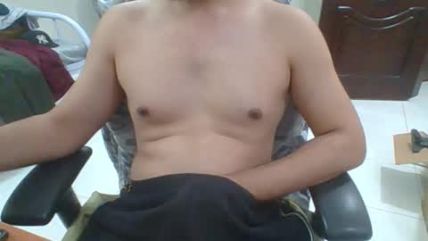 Snapshot of rockysam090 chatting on 11/26/25, 05:58 rockysam090 online show from 11/26/25, 05:58