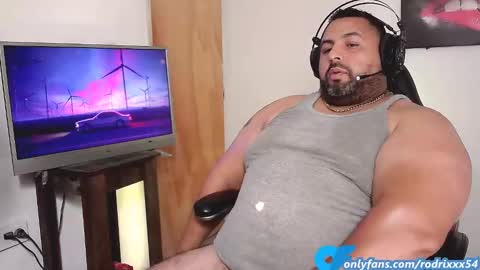 rodrixxx54 online show from 01/05/25, 10:29