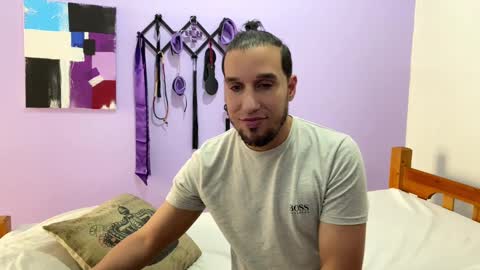 Thiago independent model online show from 02/02/25, 08:41